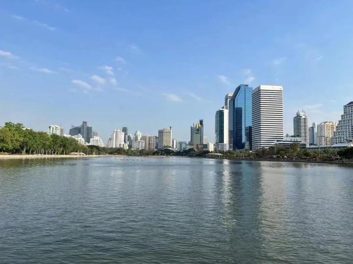 执掌公司70余年，侯业顺如何建立泰国保险帝国？ - 知乎