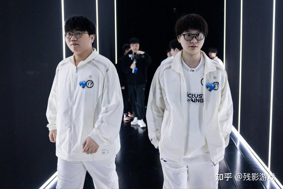 AJ终于脱离RNG，掏空积蓄买断合同！Meiko稳坐首发，Jwei转会EDG - 知乎