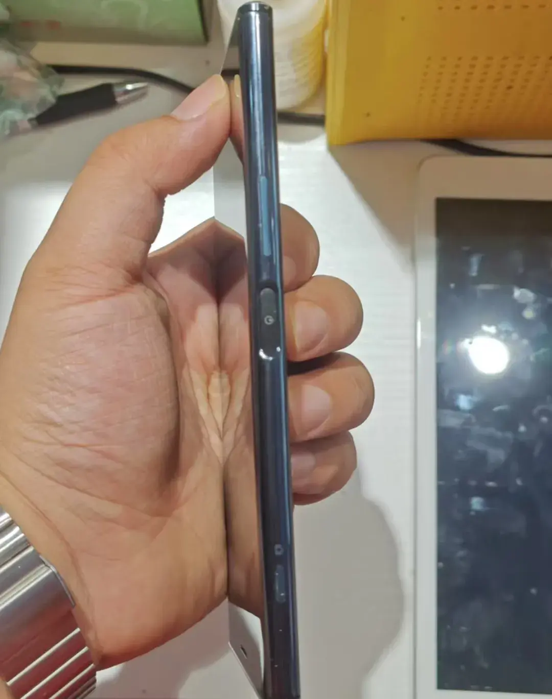 180元的日版骁龙835手机，还是4K LCD屏幕，支持IP68防水 - 知乎