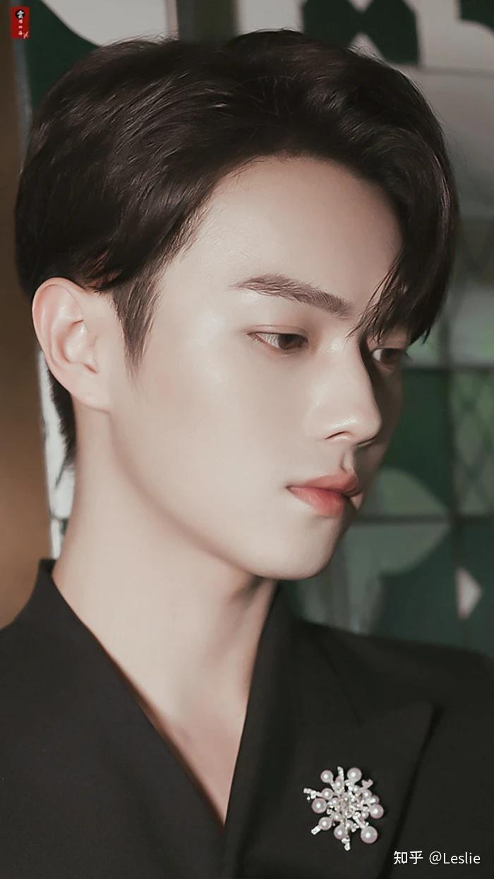 有没有感觉许凯和车银优很像?