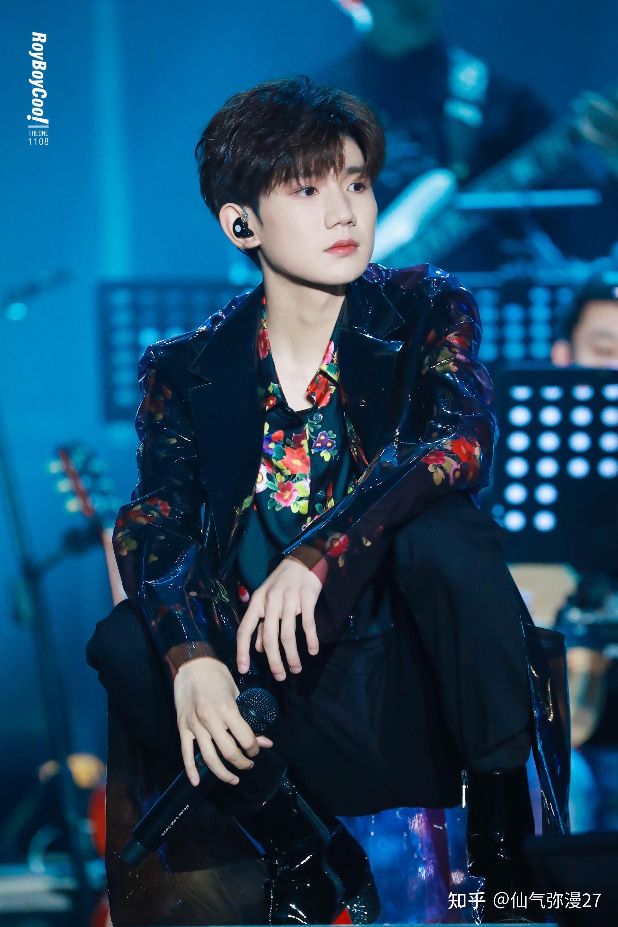 为什么感觉王源的颜值像开了挂一样的飙升? - 知乎