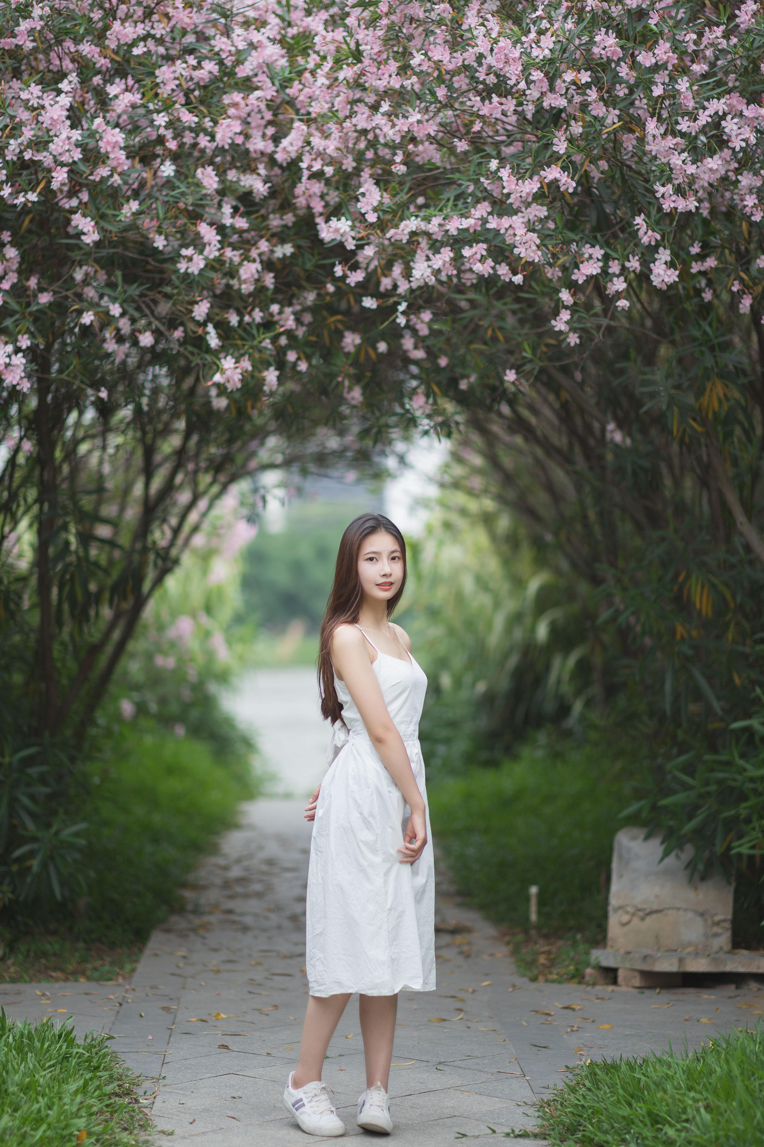 拍人像应该入手 z28-75 f2.8 还是 z85 f1.8? - 知乎