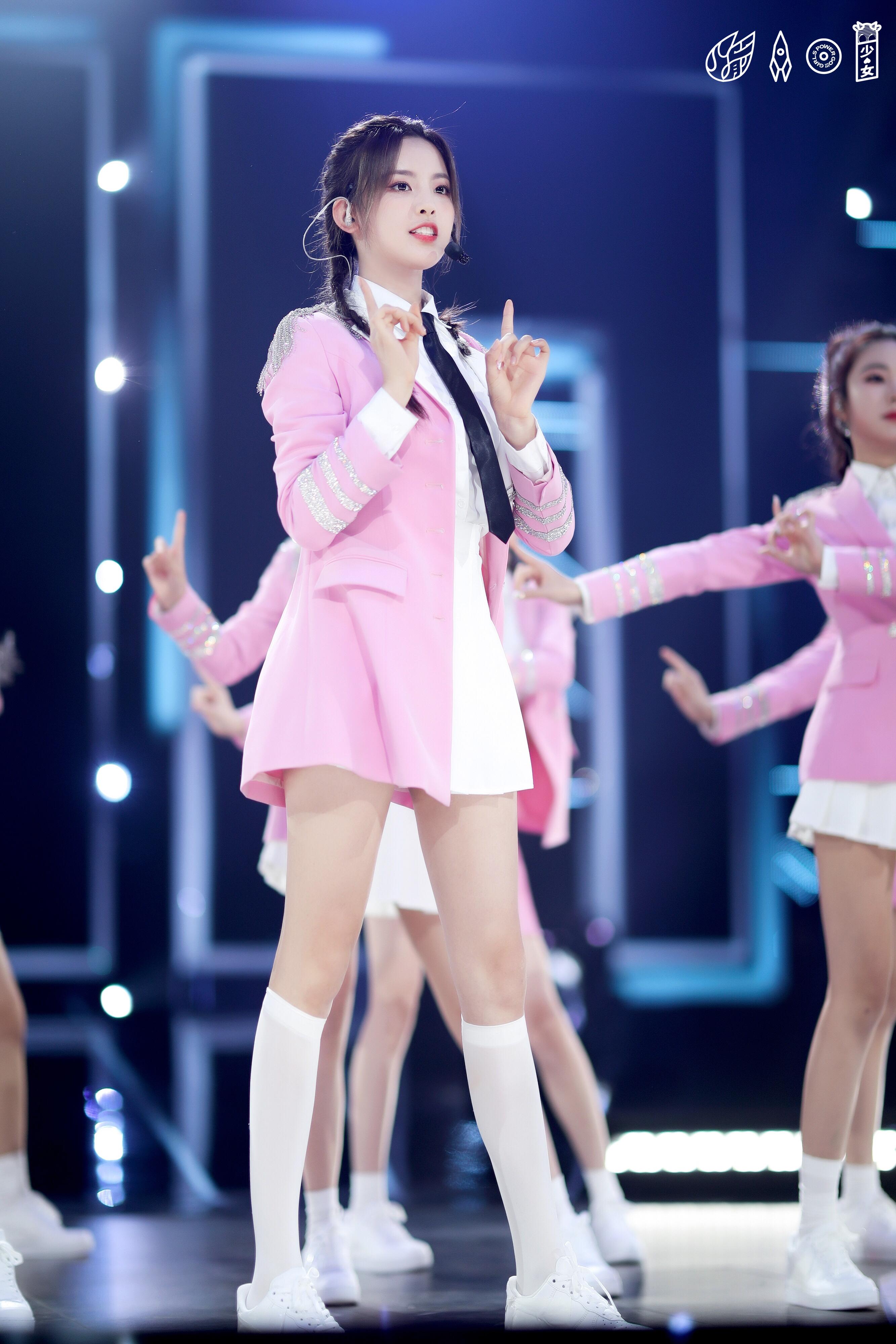 火箭少女101成员们都有哪些绝了的照片? - 知乎