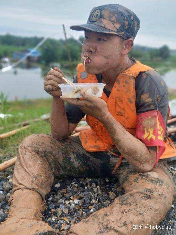 如何評價譚喬最新一期視頻氣球飛走了