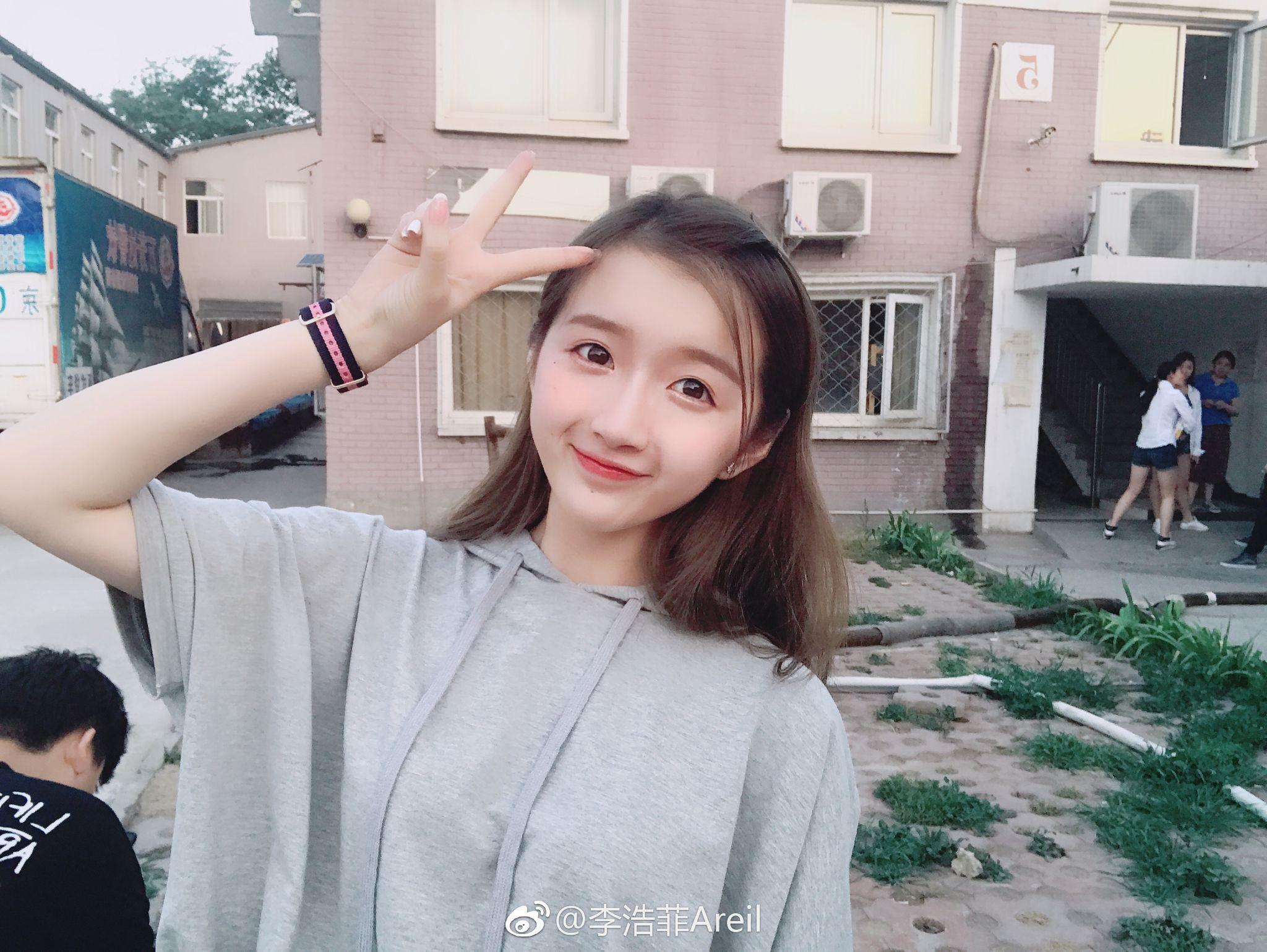 如何评价湖南卫视新女主持人李浩菲