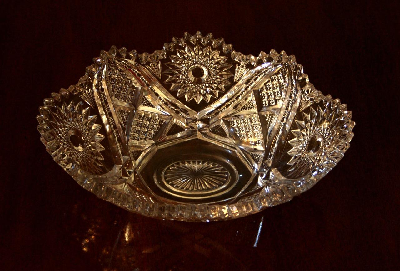 雕花外面按什么玻璃好