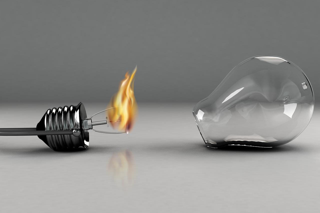 台灯白炽灯多少瓦好