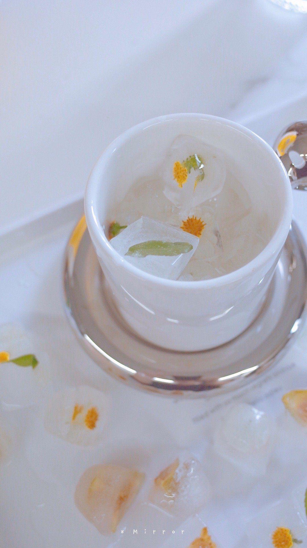 有什么美到极致的绿色壁纸?(绿色壁纸好看卡通动漫)