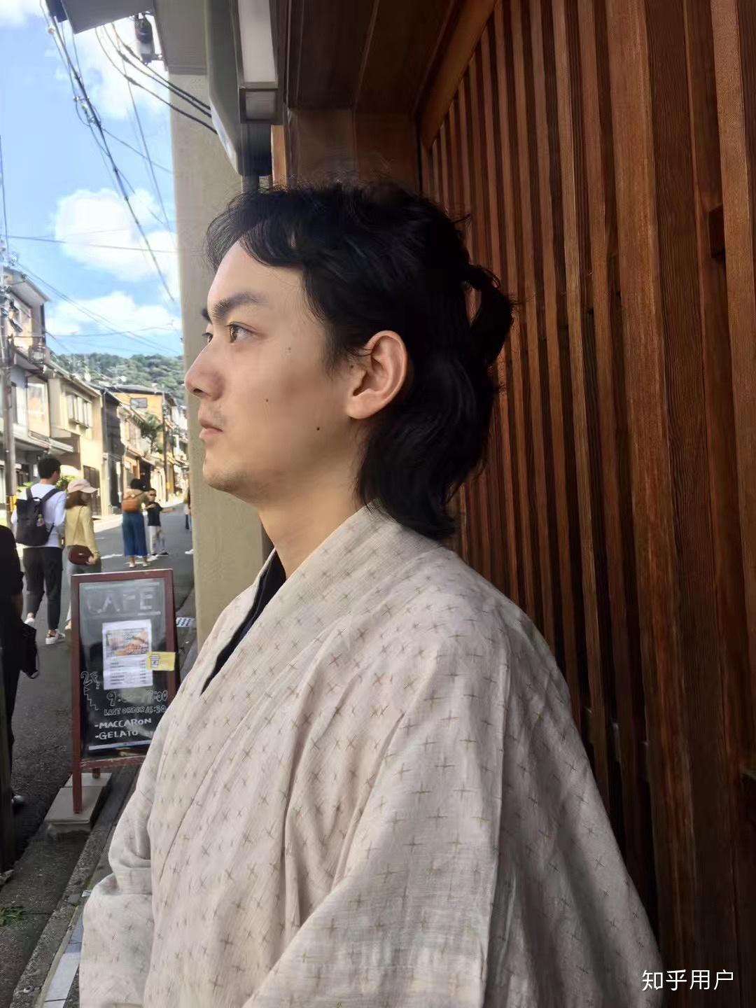 男生要马尾也要刘海是个什么样的发型? - 知乎