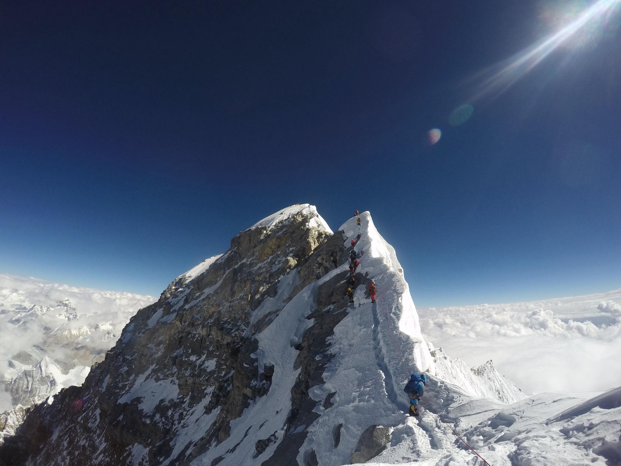 攀登珠穆朗玛峰南坡与攀登北坡有什么区别