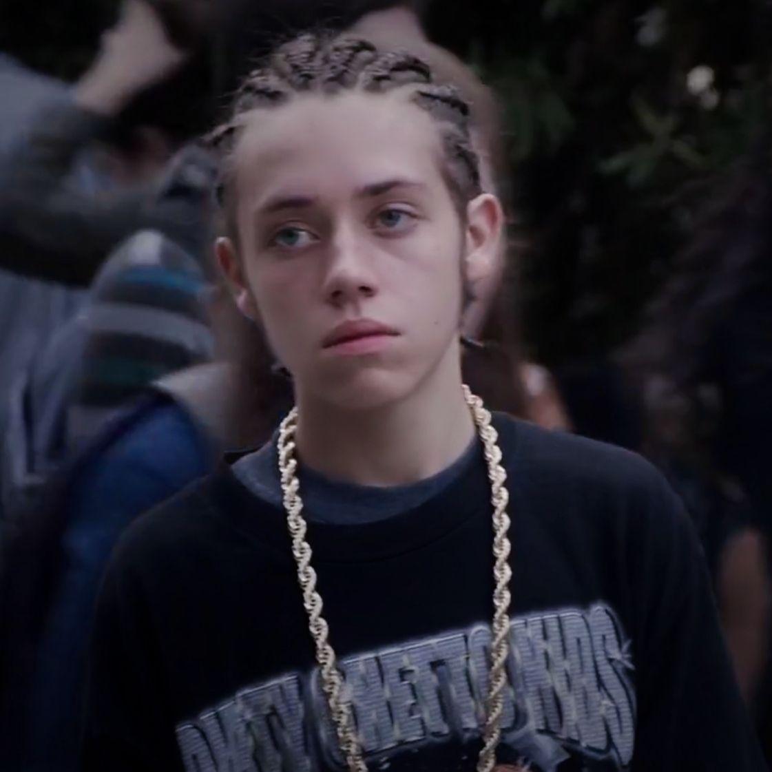 求无耻之徒利普伊恩或者卡尔的壁纸最好是剧照的那种