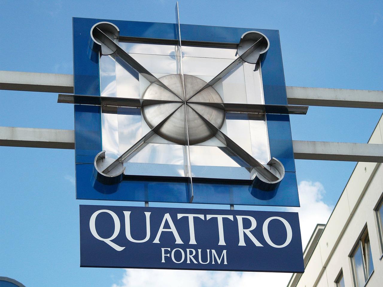 墙上广告牌什么材质好