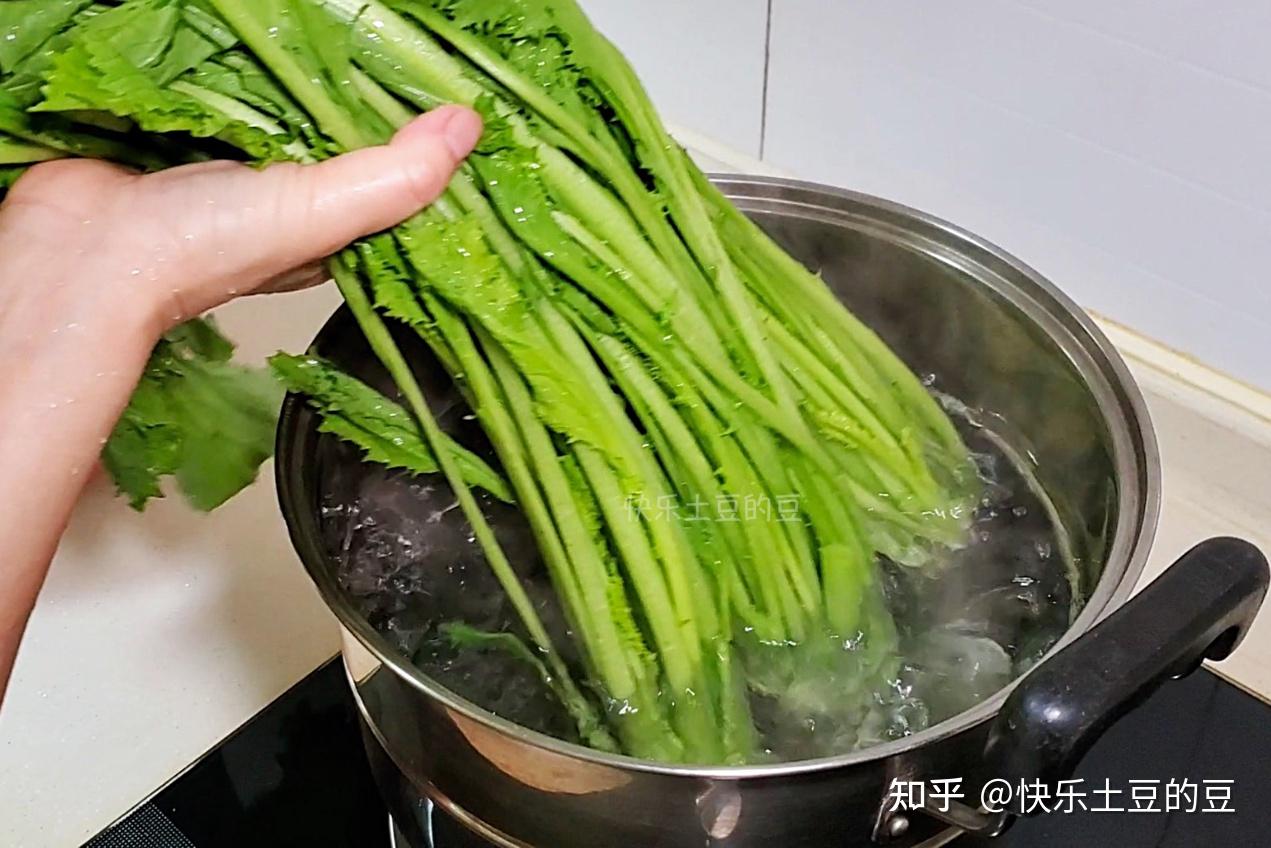 酸菜上海青的做法_酸菜上海青怎么做_酸菜上海青的家常做法_訤訤【心食谱】