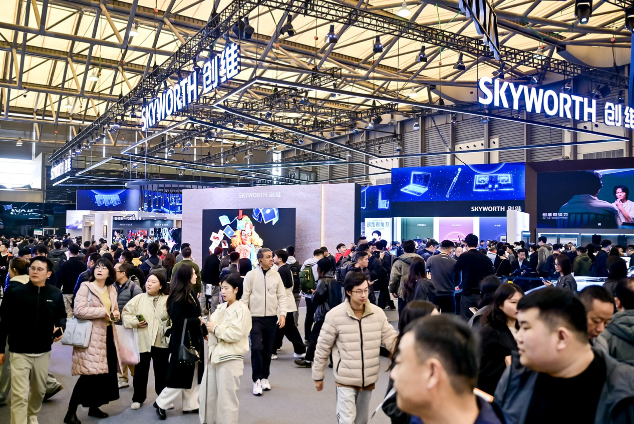 突破边界、亮点纷呈!创维双核心生态全景亮相AWE2026