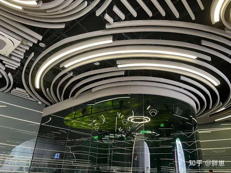全球首家UFO餐厅,太空环境,飞碟上菜:食物是太空垃圾 - 知乎