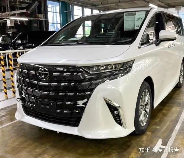 全新一代丰田埃尔法谍照曝光,有什么信息值得关注? - 知乎