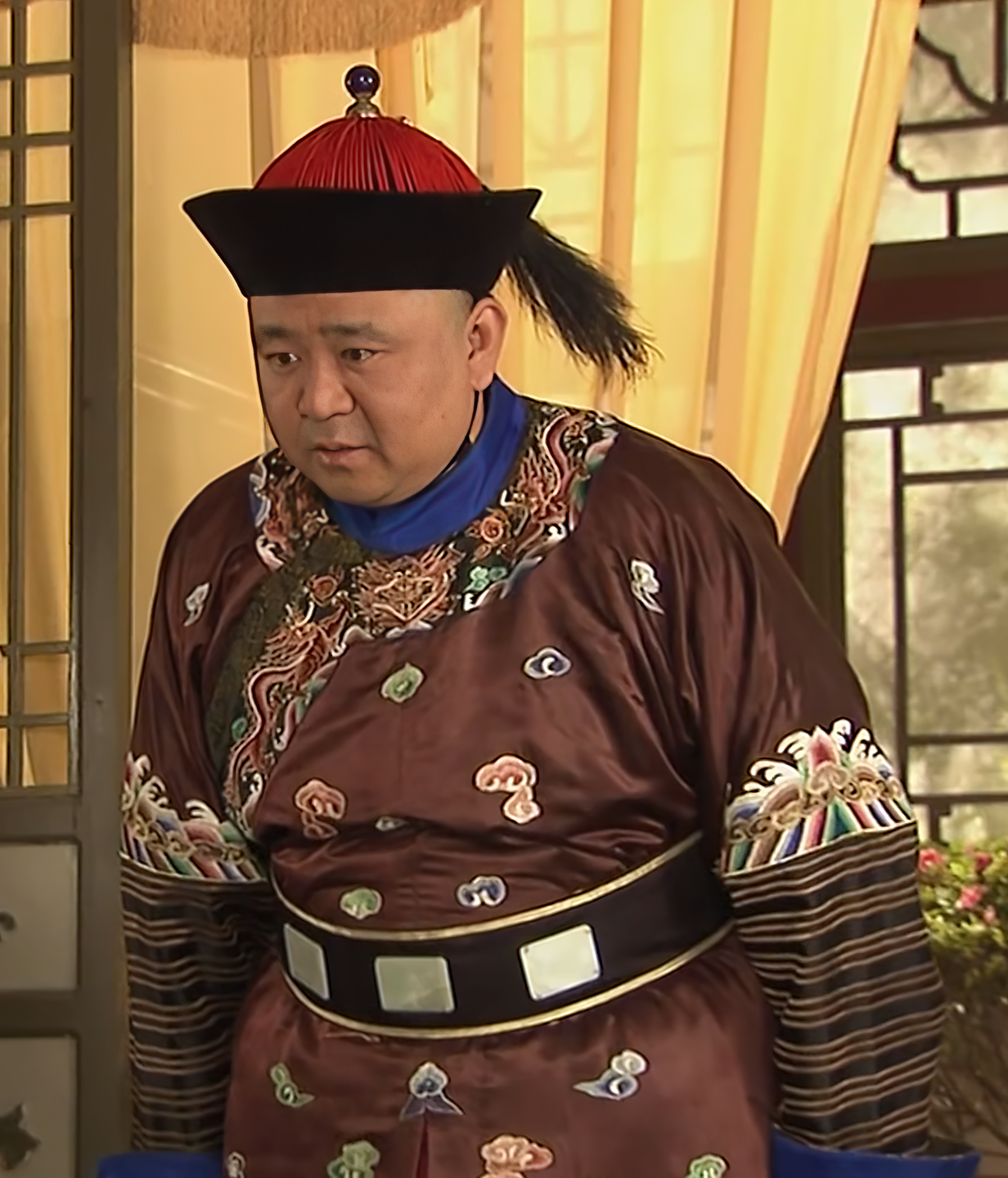 如果不考虑发型的影响,清朝服饰算丑吗?