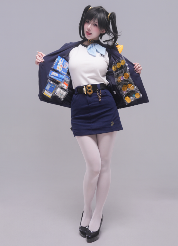 白丝微光，坐姿优雅，她藏着无数未说的心跳。胜利女神Nikke 索拉cos - 知乎
