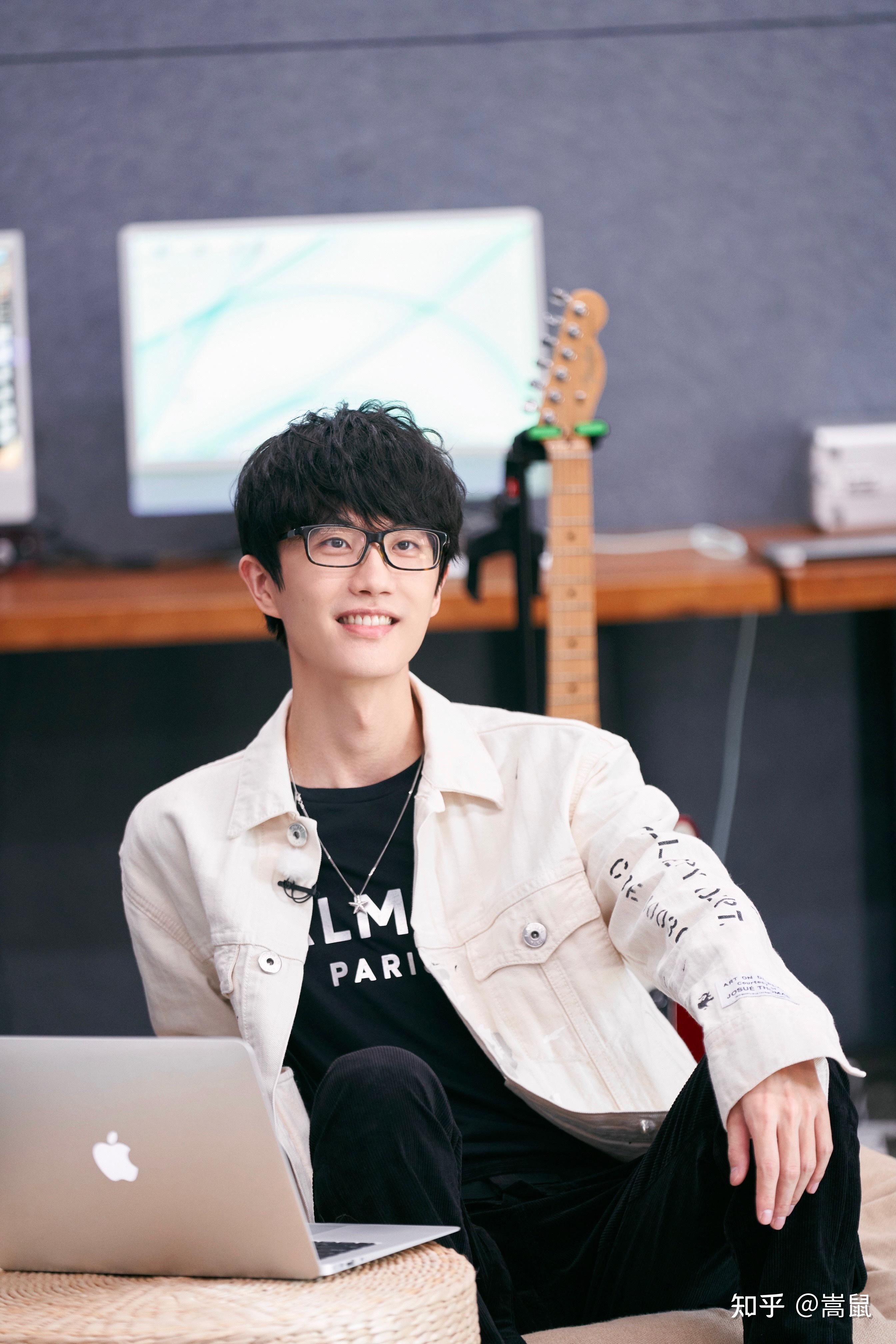 你为什么喜欢听许嵩的歌? - 知乎