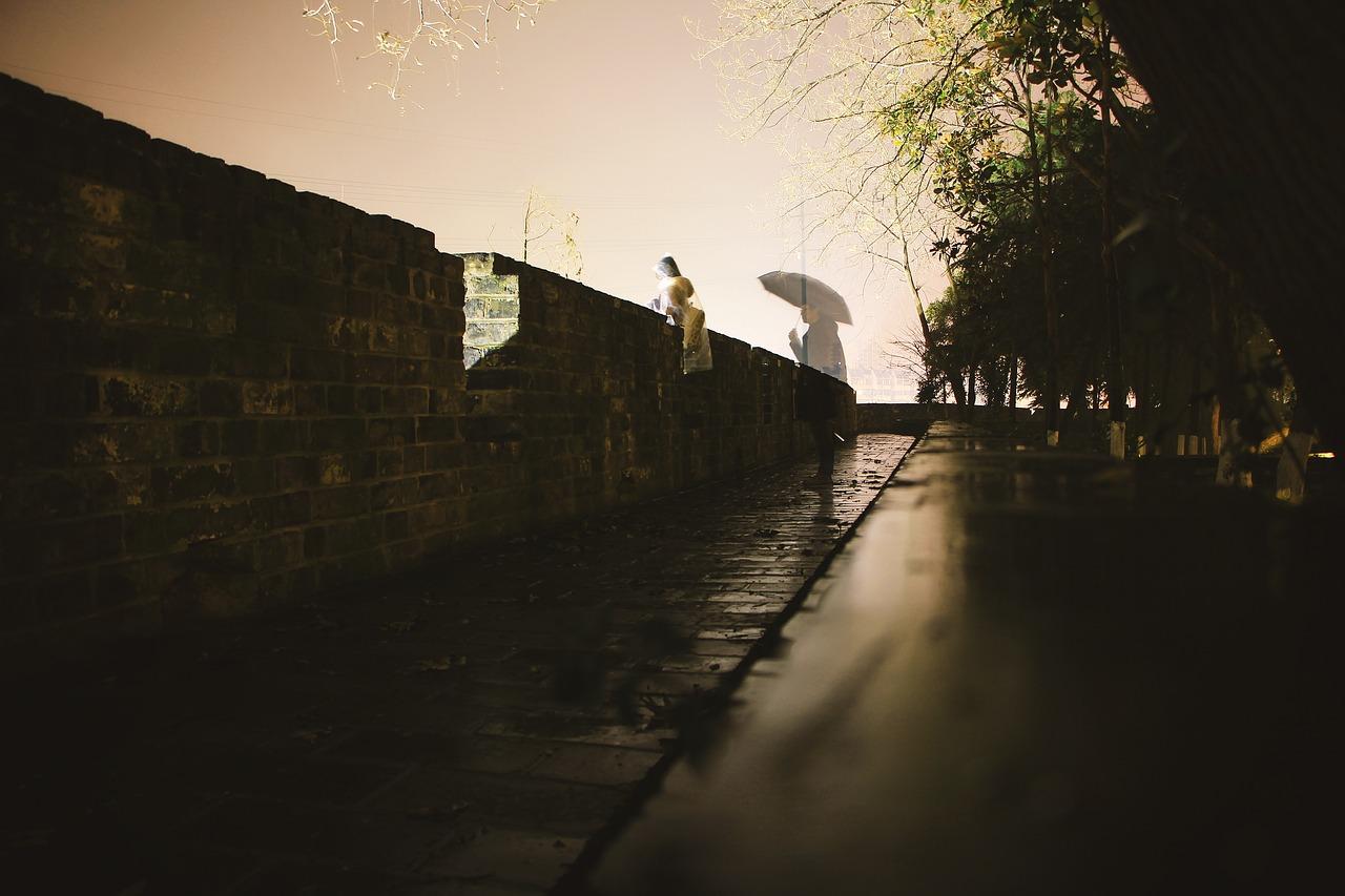 2. 地王房价解析