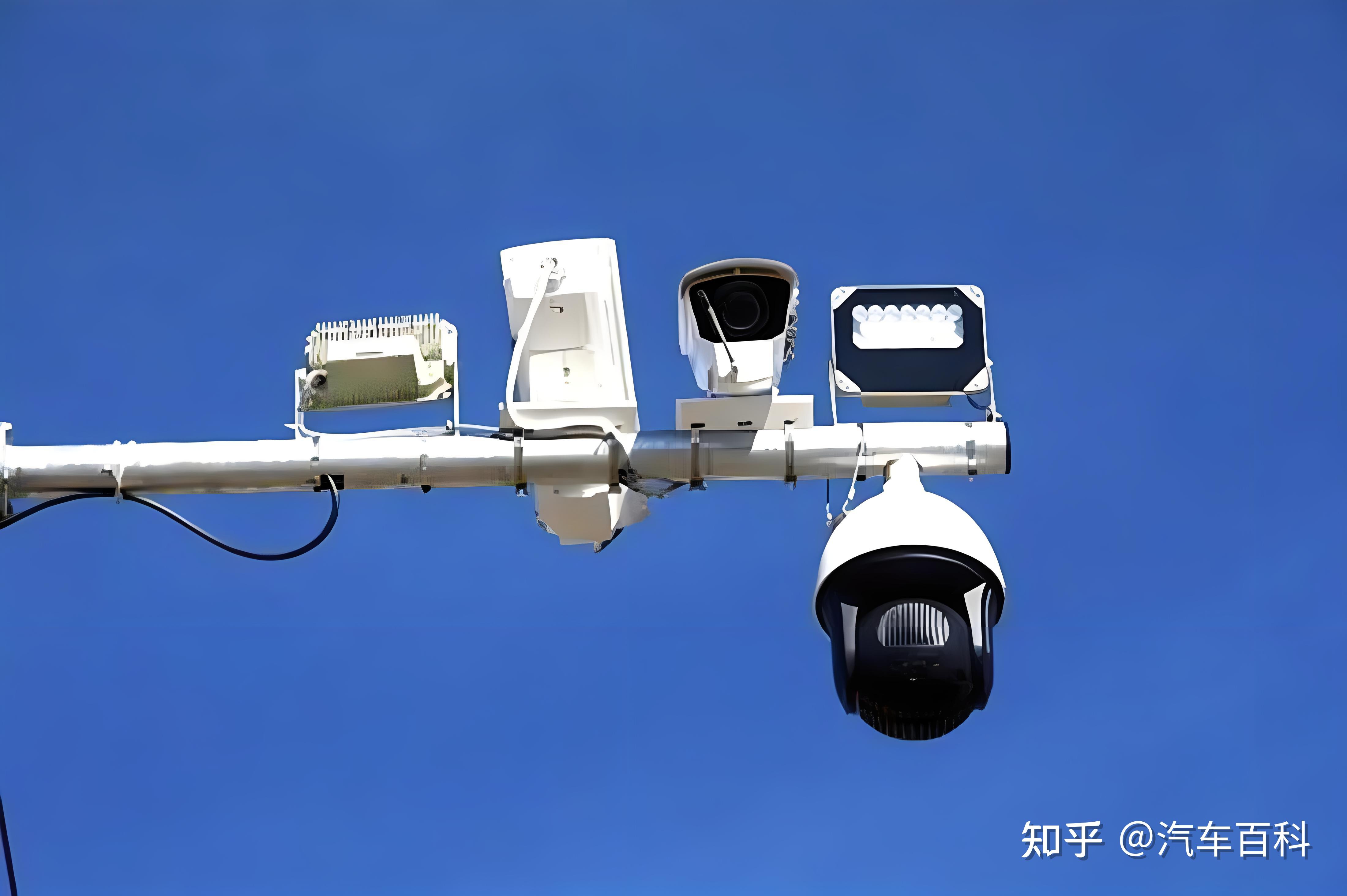 为什么开车经过时马路上的摄像头总是一闪一闪,是被拍了吗?