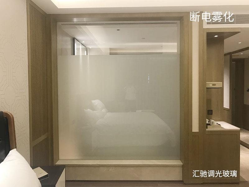 单块雾化玻璃能做多大尺寸25m26m吗