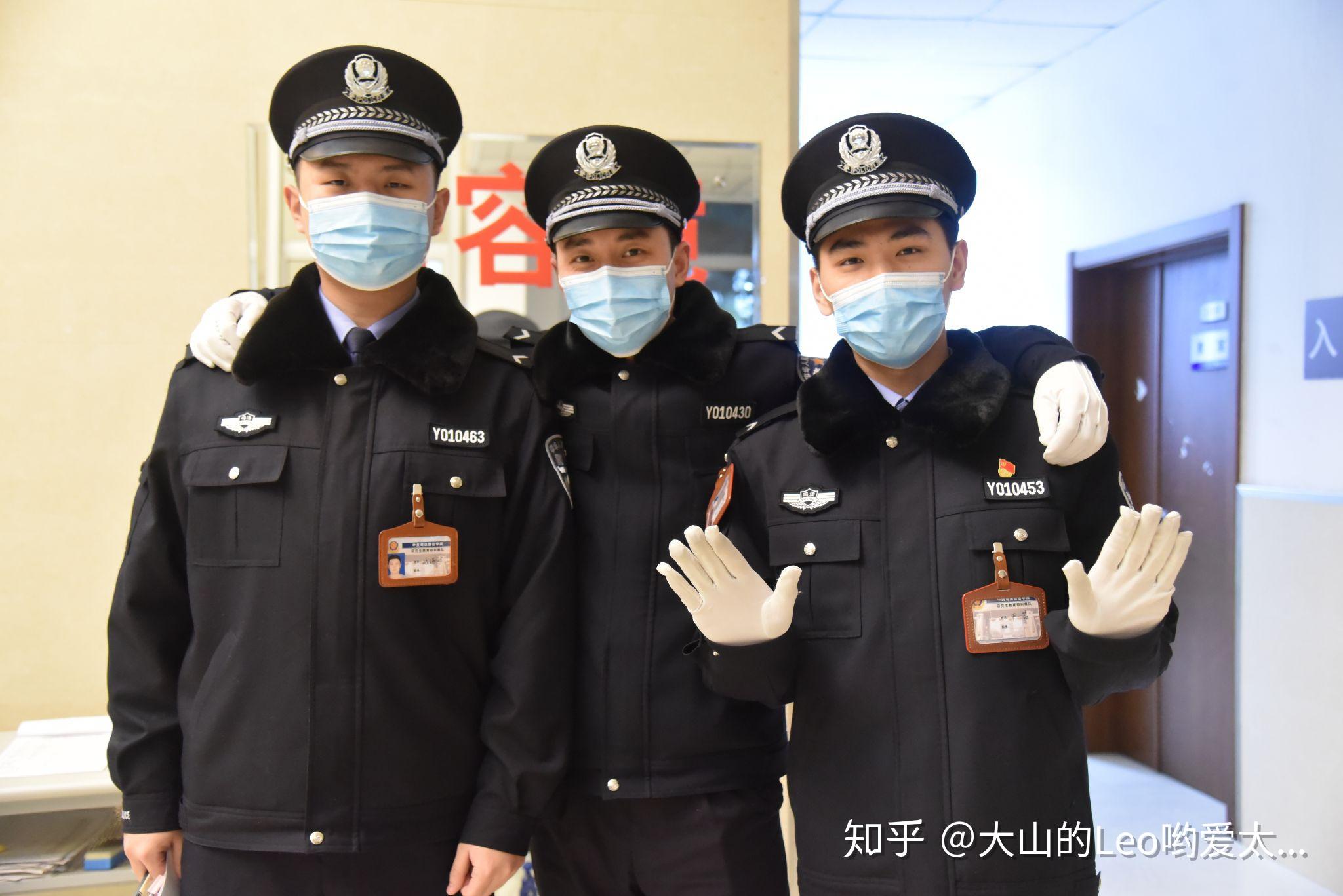 你第一次戴白手套有什么感觉吗? - 知乎