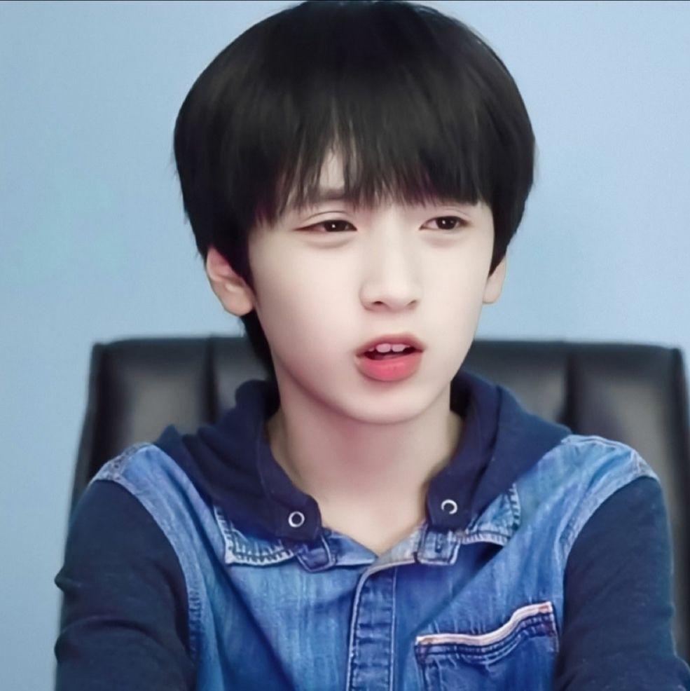 可以提供一些严浩翔小时候的照片嘛?(不带水印)? - 知乎