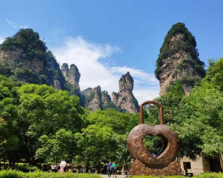 张家界景点排名推荐：张家界旅游全攻略，张家界旅游怎么去，张家界旅游时间推荐，张家界旅游住市区还是住景区好，张家界旅游攻略三天 - 知乎