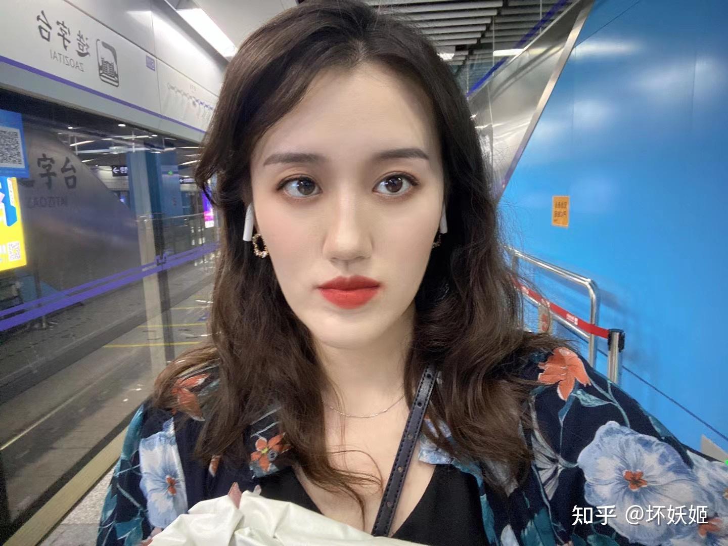 翘下巴月亮脸鞋拔子脸是不是很丑
