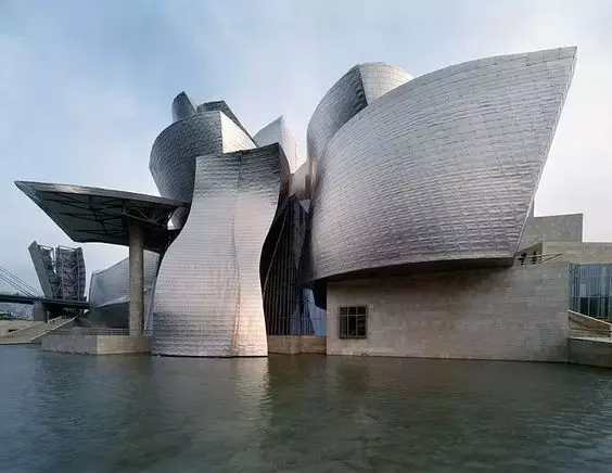 西班牙毕尔巴鄂古根海姆博物馆建筑风格有何惊艳之处? - 知乎