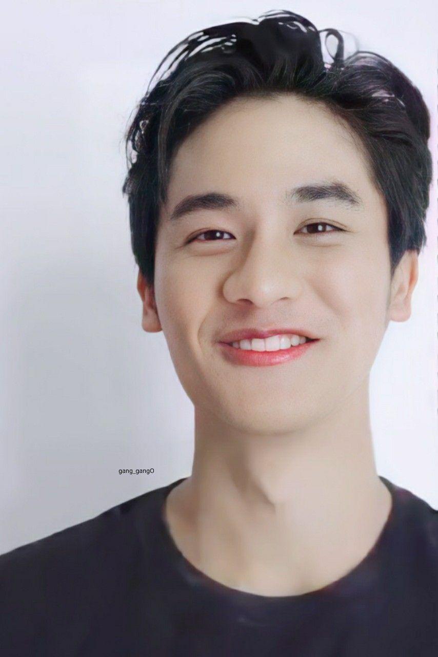 如何评价泰星taytawan(林阳)可多给一些tay的美图吗? - 知乎