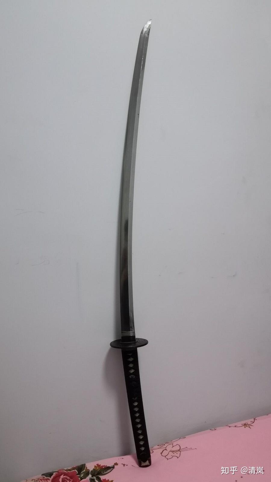 定制了刃长76cm柄长20cm的打刀,刃长90cm柄长24cm的野太刀,这样的比例