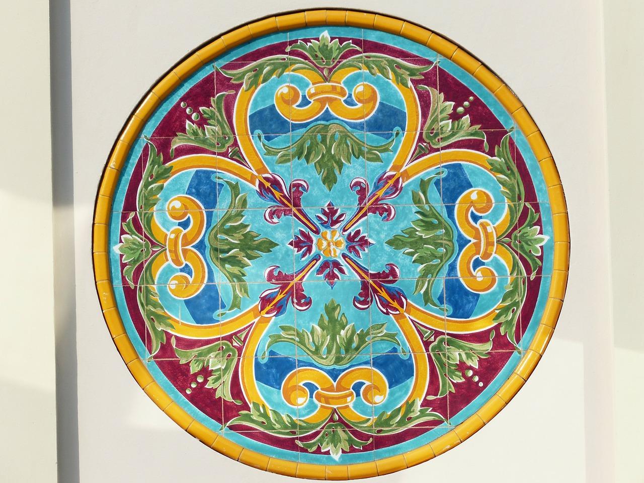 2. 红搭黑,经典搭