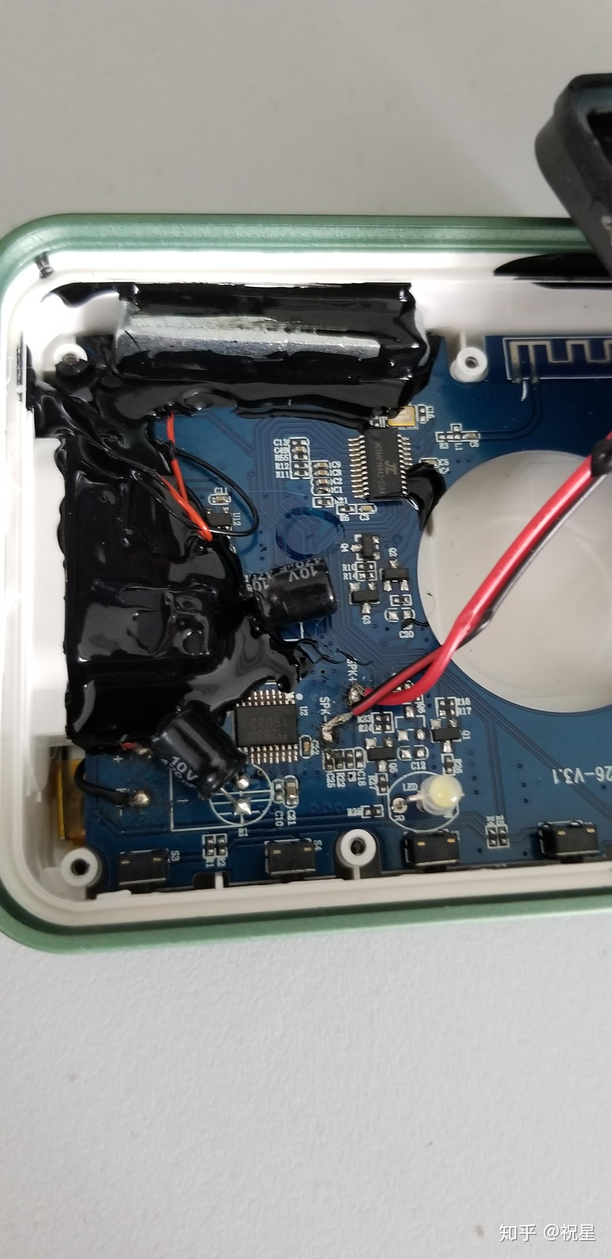 jblgo2真假问题本身价位不高300不到在咸鱼里假货居然满天飞