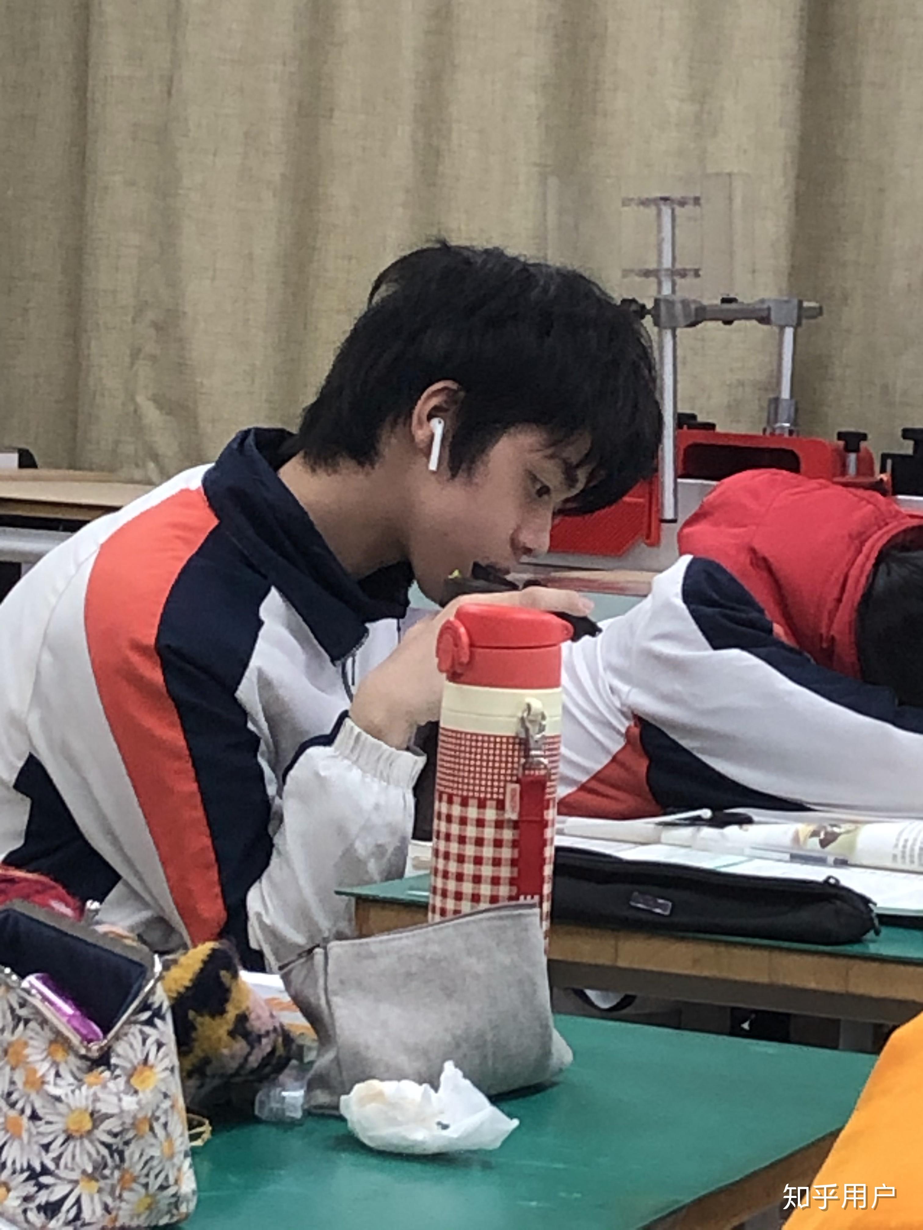 可以分享一下你见过的最帅男高中生吗?