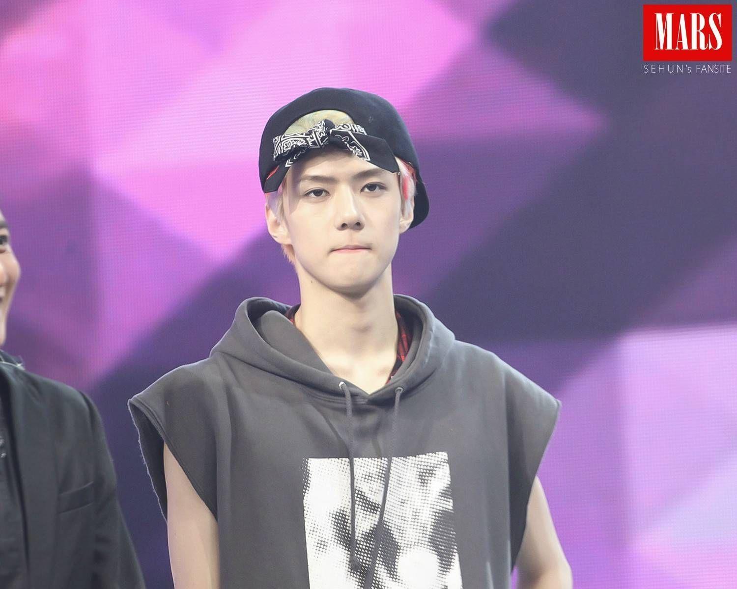 求一下吴世勋刚刚出道时候的图