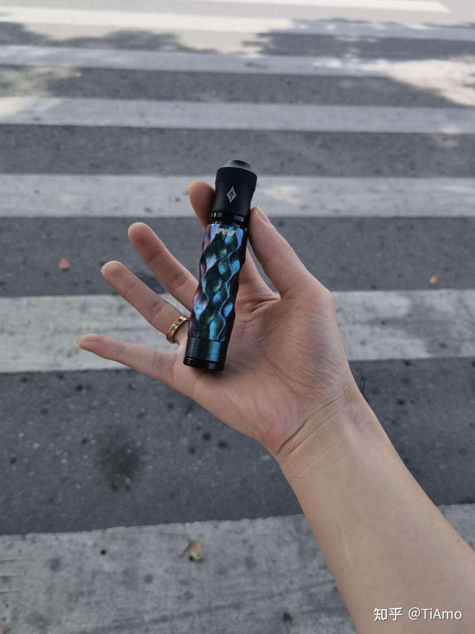 请大神介绍些颜值高的电子烟,机械杆的?