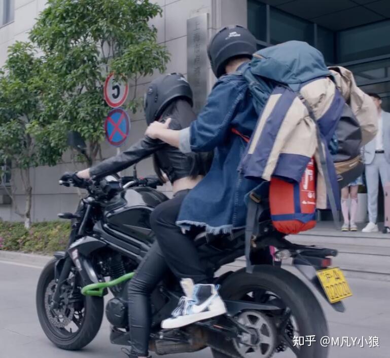 爱情公寓5里面羽墨开的摩托车是什么牌子