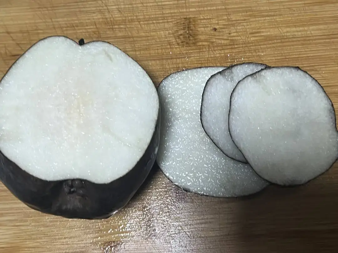 成都街头出现“冻梨”骗局,这些黑梨有何来历? - 知乎