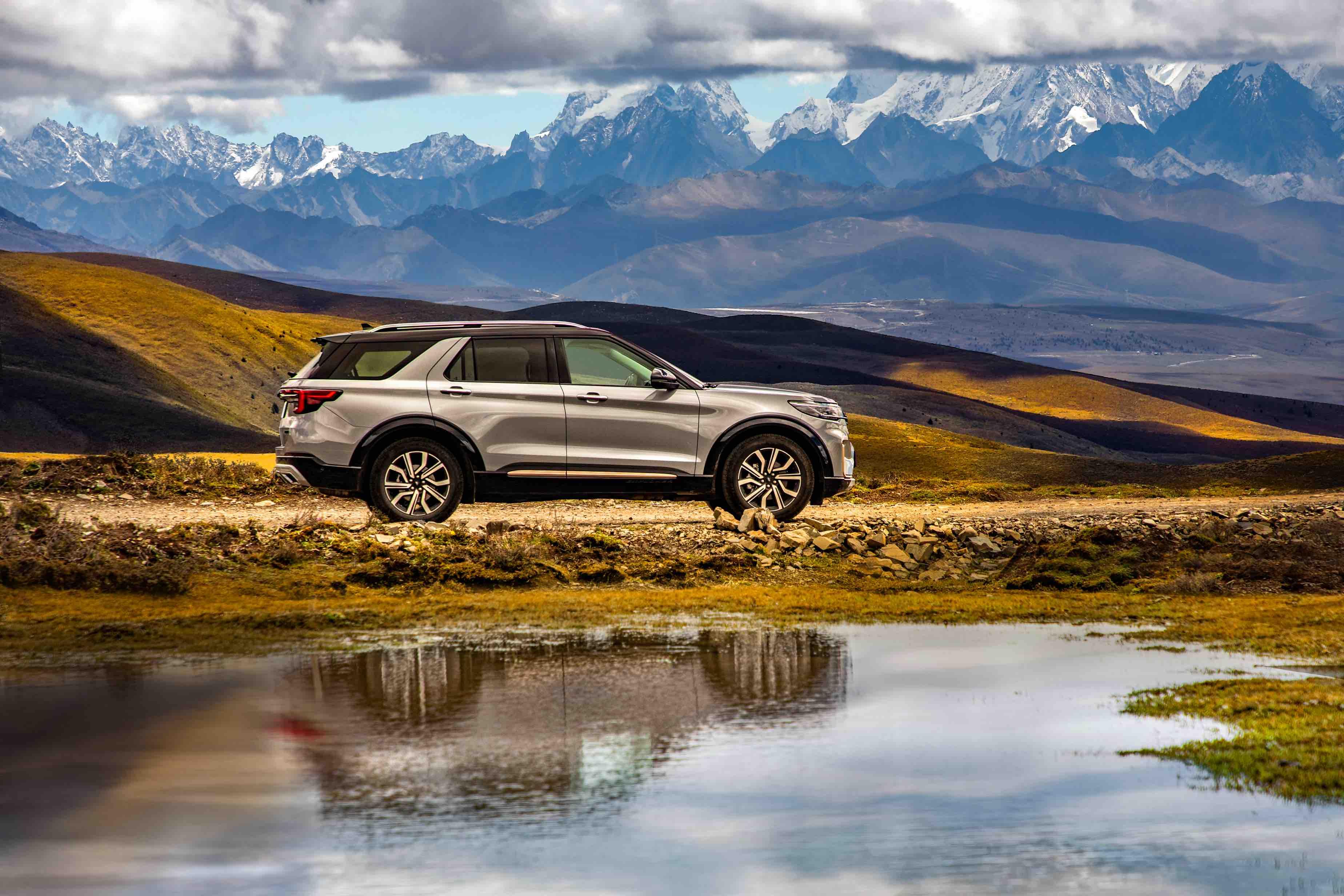 长安福特探险者赤金版正式上市,该车型配备了哪些亮眼性能? - 知乎