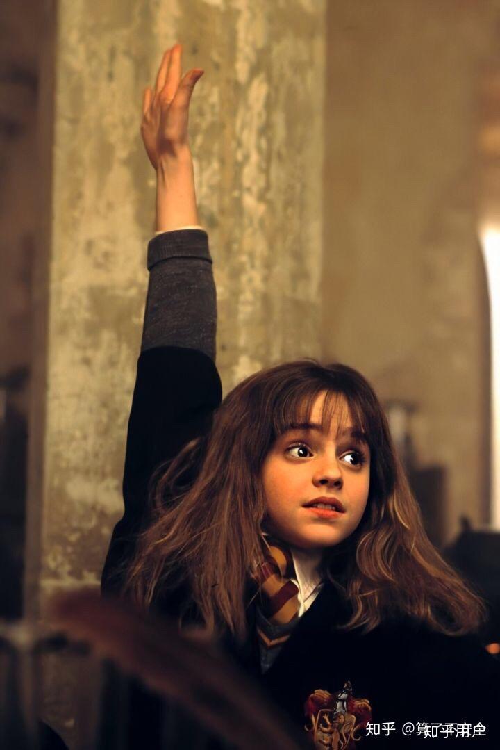 跪求emma watson在哈利波特里的美照qwq?