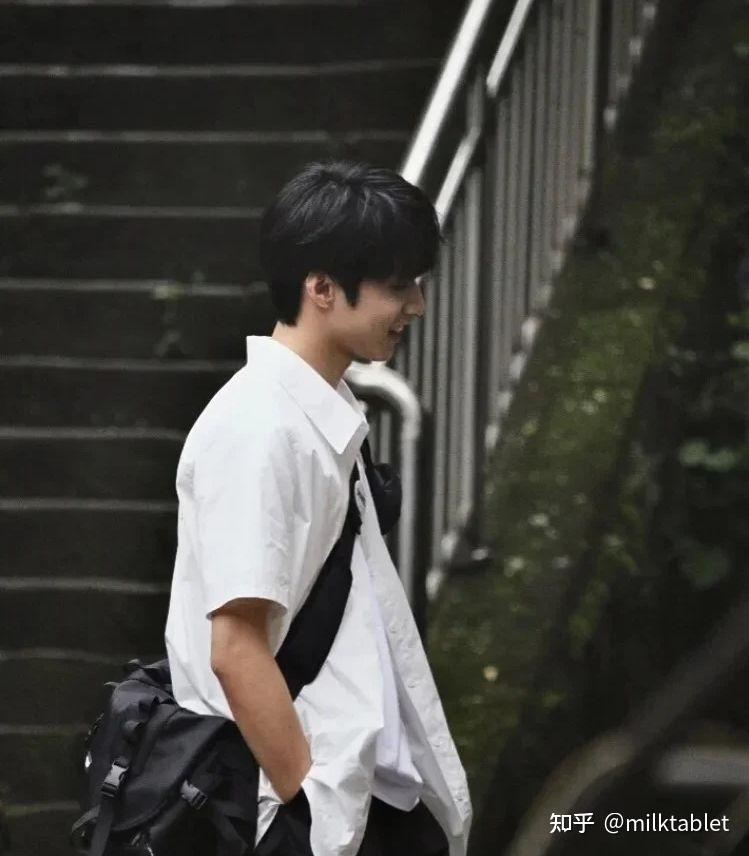 有哪些刘耀文神图(最好是舞台的 求求了姐妹们)? - 知乎