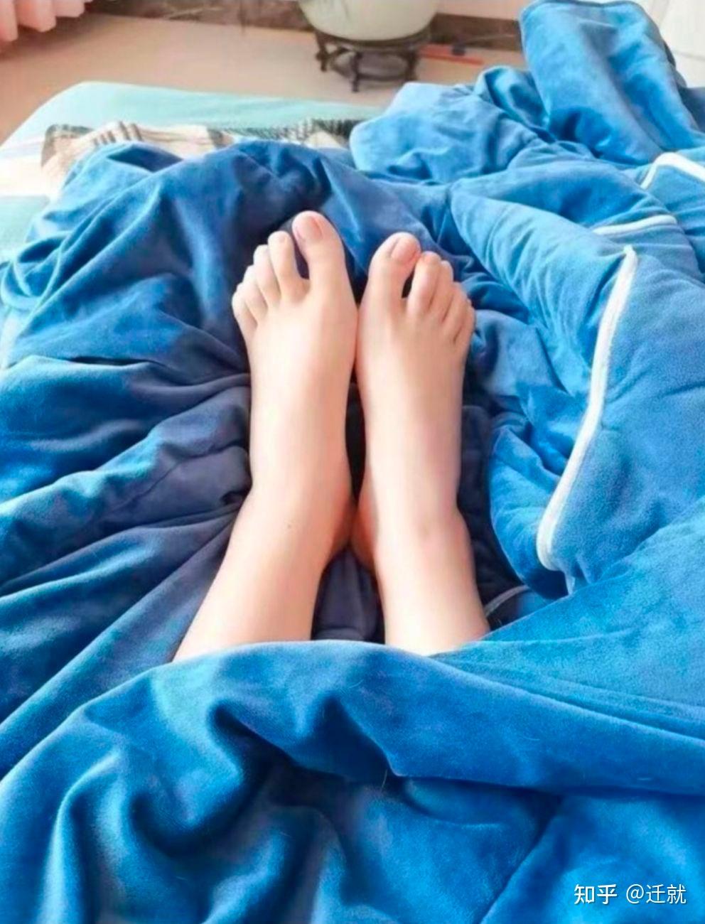 女生的脚怕痒嘛? - 知乎