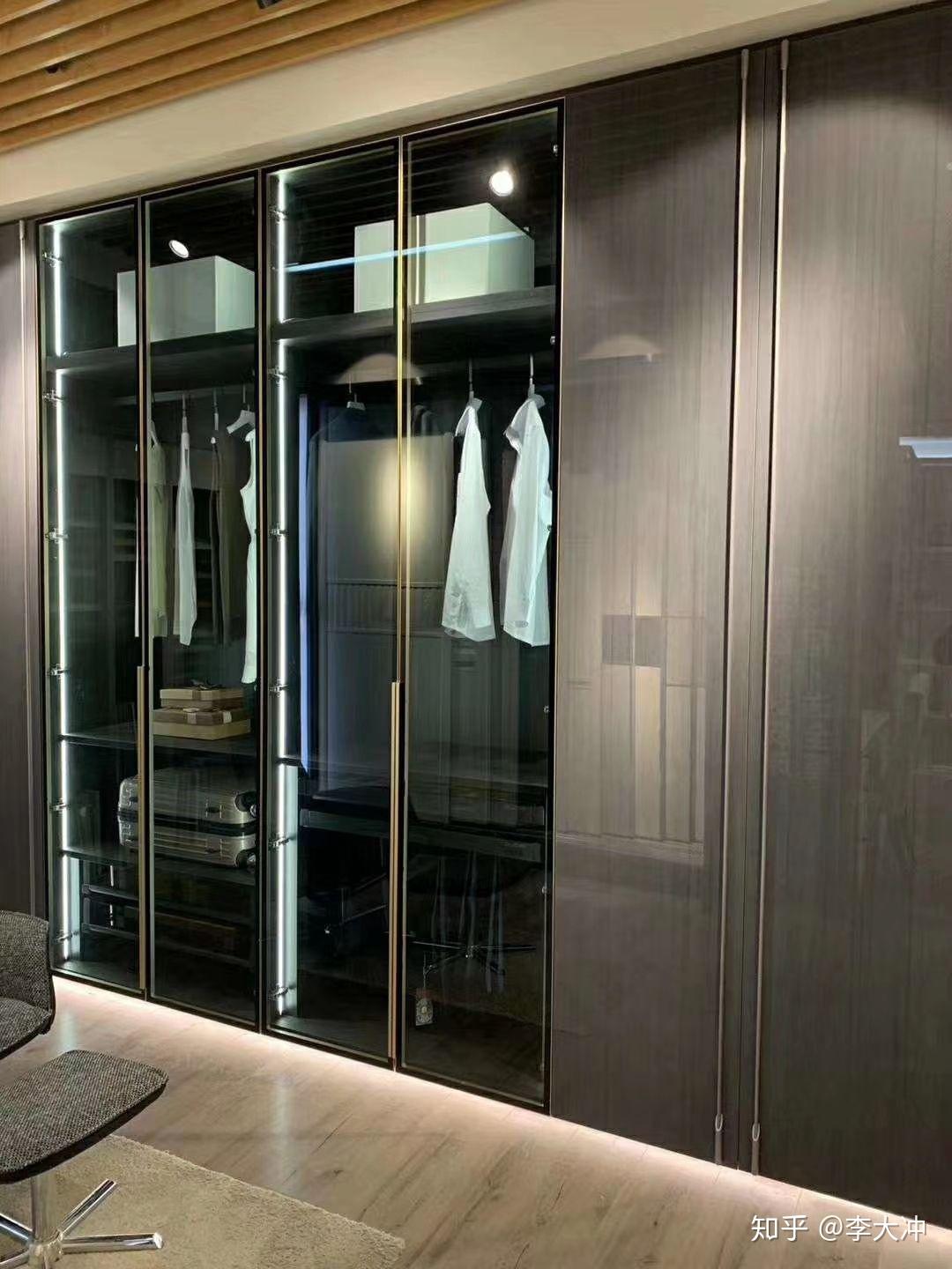 衣柜柜门材质选亚克力看起来会不会不高级