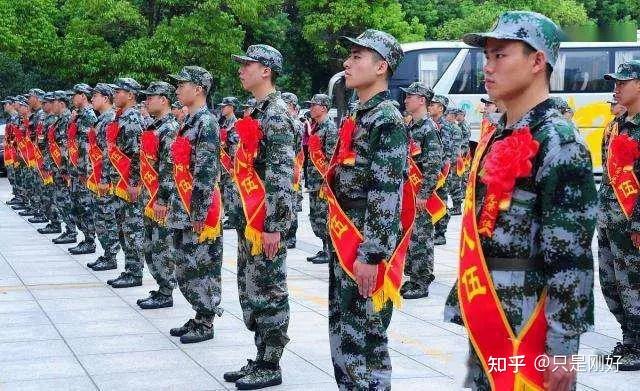 大学生当两年义务兵值得吗？ - 知乎