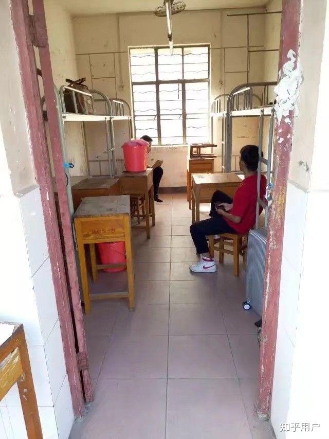 你们认为梧州学院商学院大一男生宿舍怎么样?