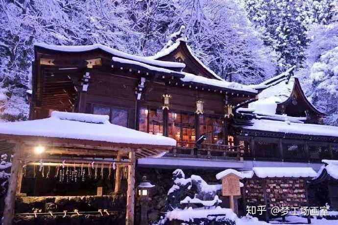古寺越年钟,杳杳一百零八声,窗外雪朦胧。 - 知乎
