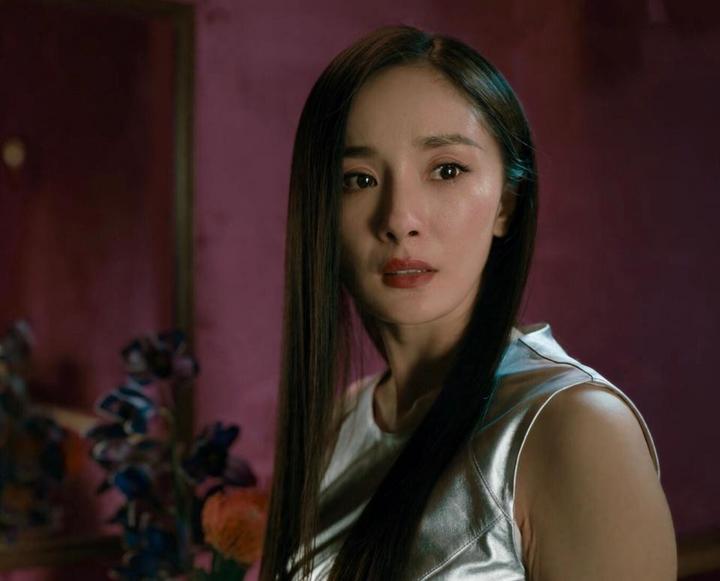 杨幂版智能陪伴机器人完美女孩2020让我看我未来智能机器人的终局