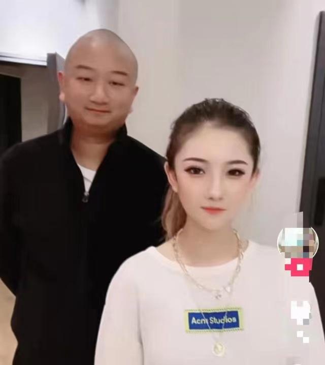 法克儿跟寒王分手了发了一条伤感语录把置顶也换掉了